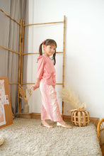 Load image into Gallery viewer, Camelia Kimono
